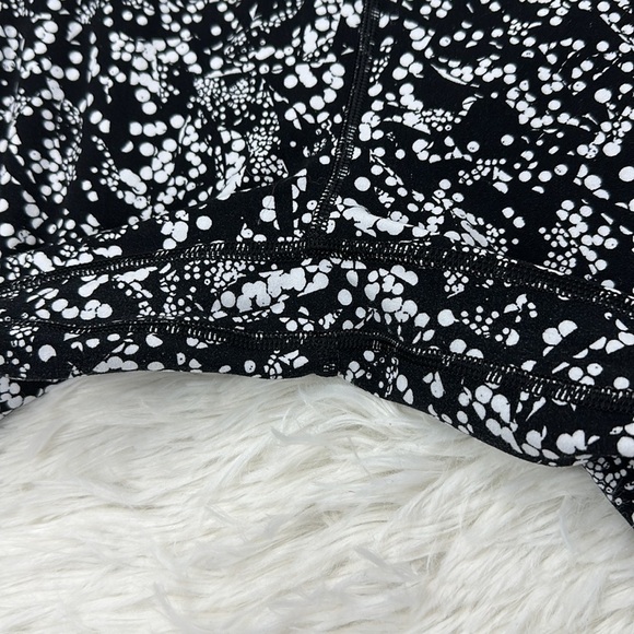 Lululemon Align Crop *21" Chirasu Black - Picture 3 of 6
